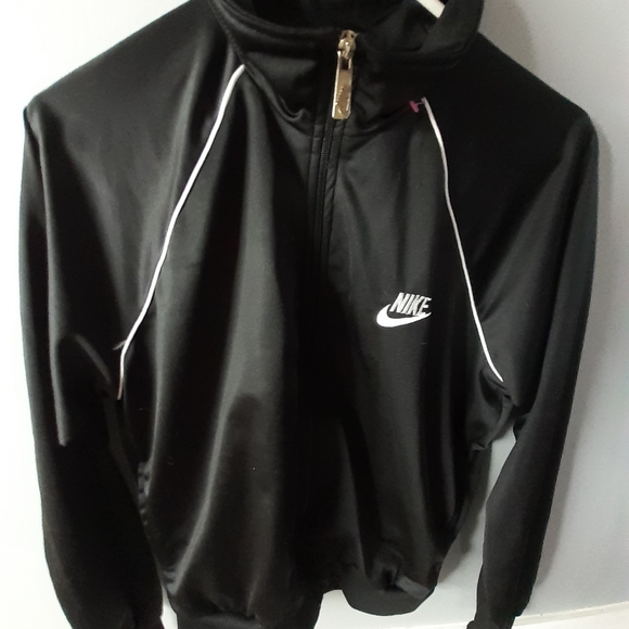 Windbreaker jacket - Picture 1 of 4
